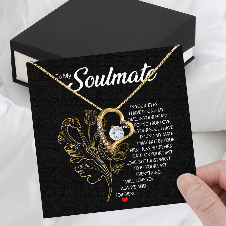 Soulmate Necklace: Let Her Carry Your Heart Always