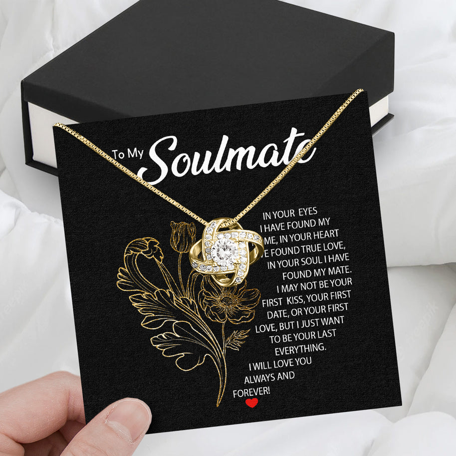 Soulmate Necklace: Let Her Carry Your Heart Always
