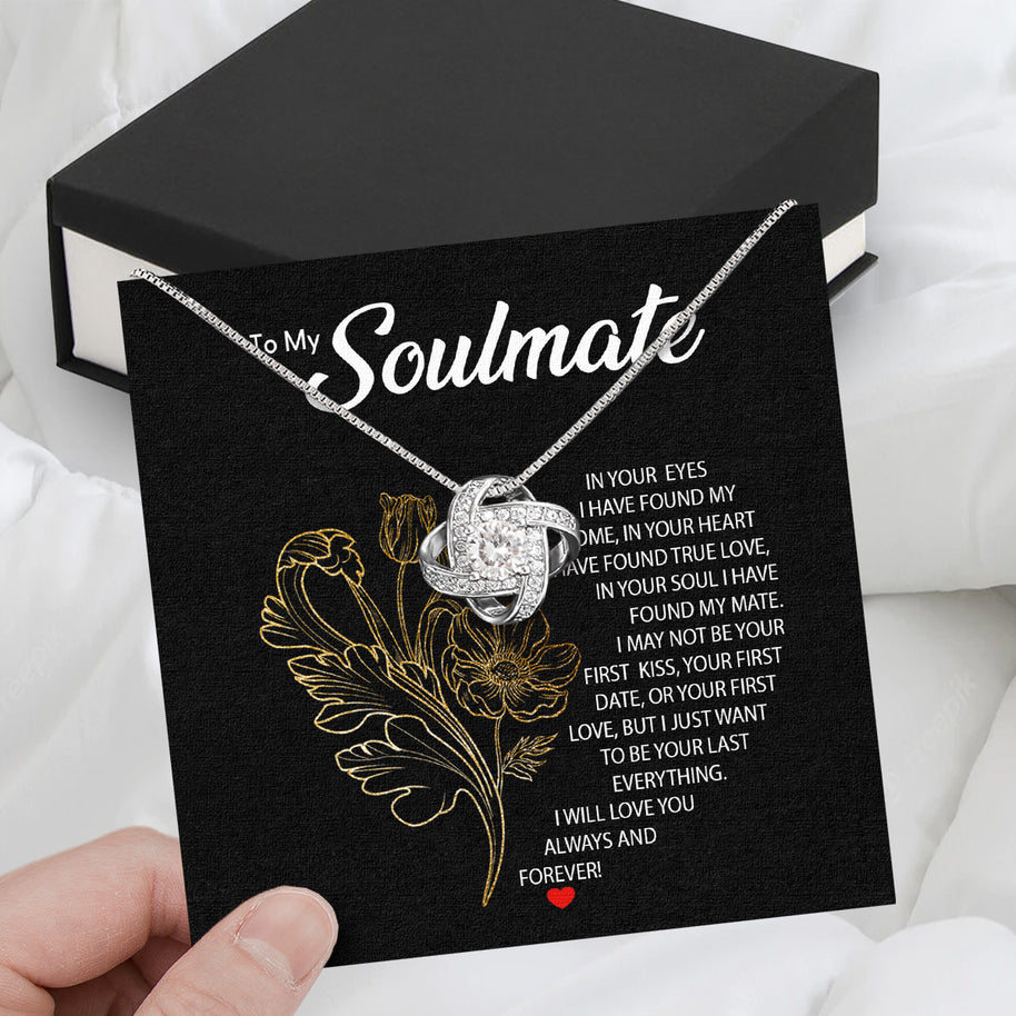 Soulmate Necklace: Let Her Carry Your Heart Always